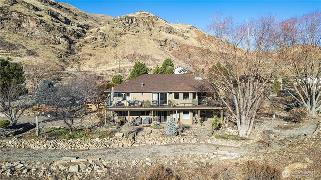 7491 Pot O Gold Lane, Wenatchee, WA 98801