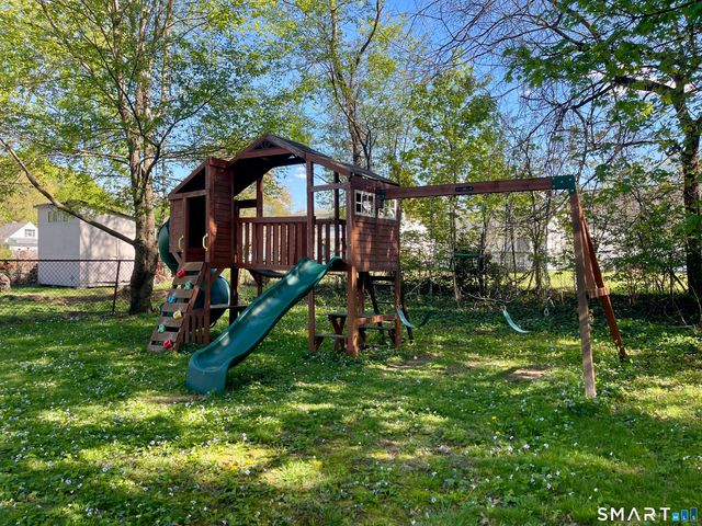 16 Brainard Road, Enfield, CT 06082