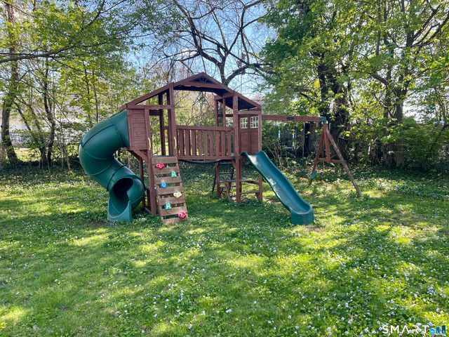 16 Brainard Road, Enfield, CT 06082