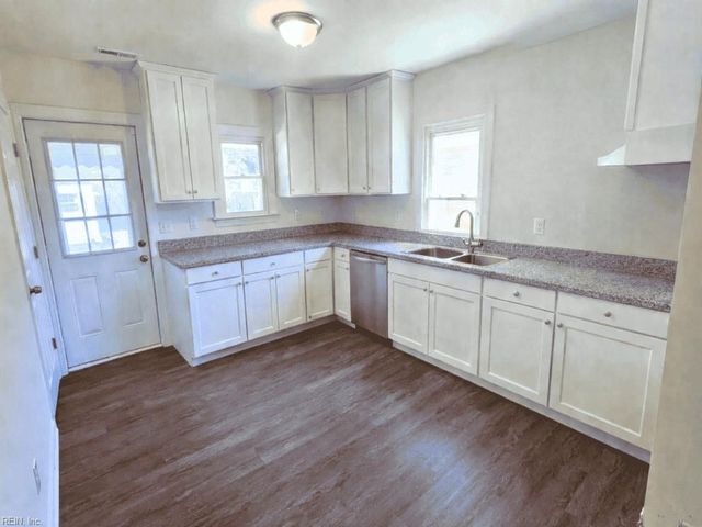 717 Harway AVE, Chesapeake, VA 23325