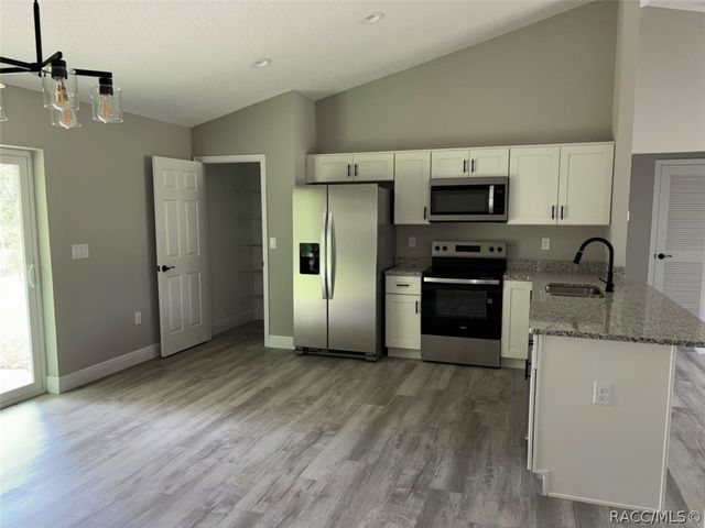 9548 N Sandree Drive, Dunnellon, FL 34434