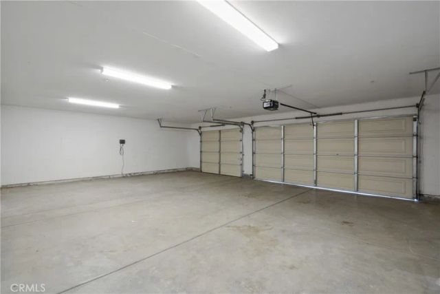 8214 10th, Hesperia, CA 92345