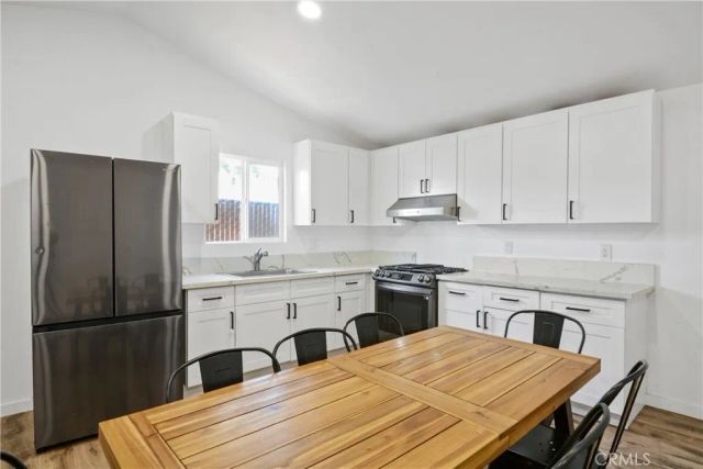 8214 10th, Hesperia, CA 92345