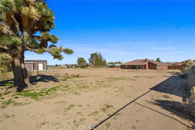 8214 10th, Hesperia, CA 92345