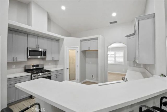 8214 10th, Hesperia, CA 92345