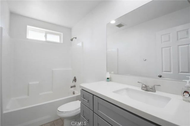 8214 10th, Hesperia, CA 92345