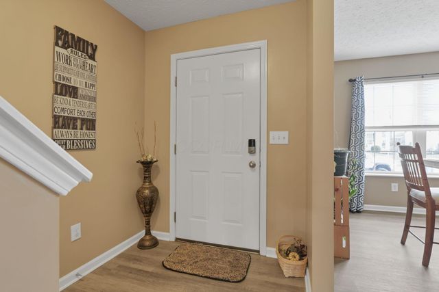 2415 Angelfire Drive, Grove City, OH 43123