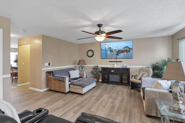 2415 Angelfire Drive, Grove City, OH 43123