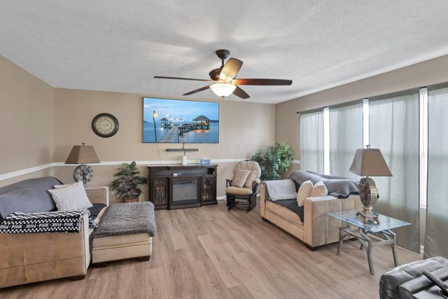 2415 Angelfire Drive, Grove City, OH 43123