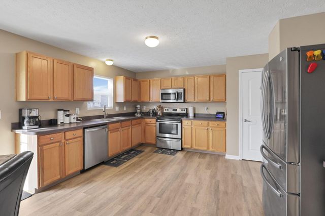 2415 Angelfire Drive, Grove City, OH 43123