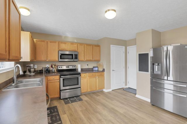 2415 Angelfire Drive, Grove City, OH 43123