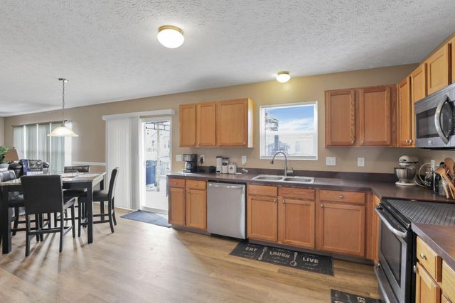 2415 Angelfire Drive, Grove City, OH 43123