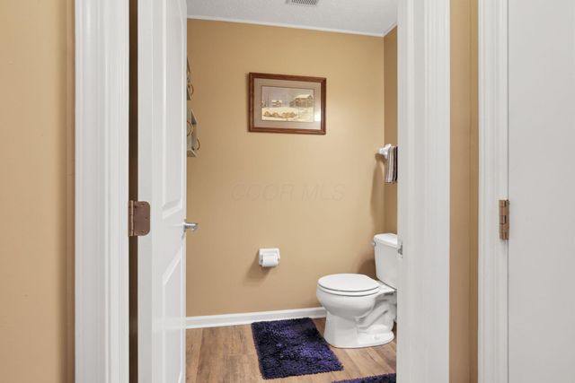 2415 Angelfire Drive, Grove City, OH 43123