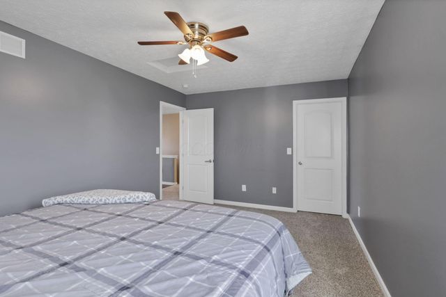 2415 Angelfire Drive, Grove City, OH 43123