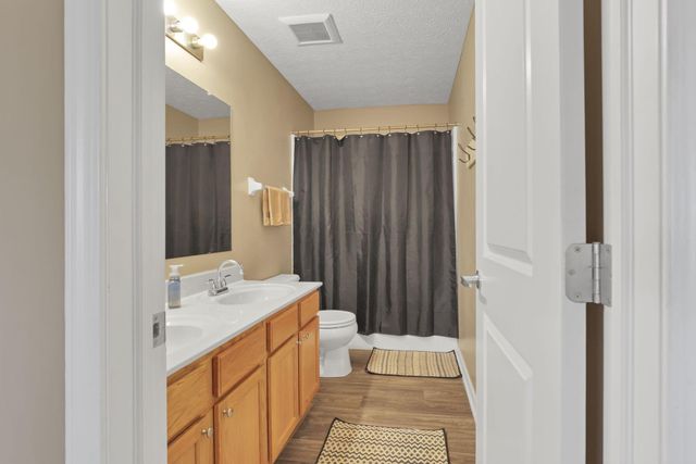 2415 Angelfire Drive, Grove City, OH 43123