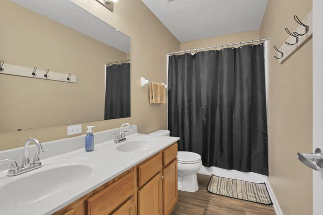 2415 Angelfire Drive, Grove City, OH 43123