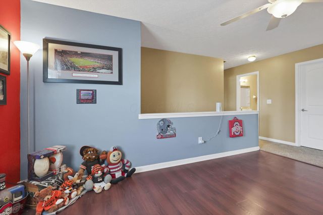 2415 Angelfire Drive, Grove City, OH 43123