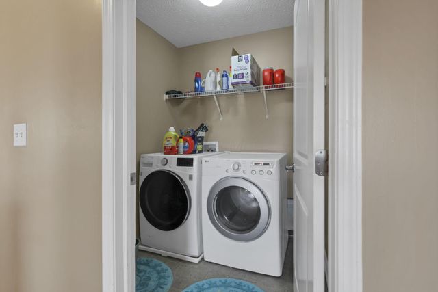 2415 Angelfire Drive, Grove City, OH 43123