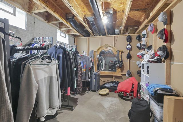 2415 Angelfire Drive, Grove City, OH 43123