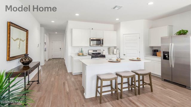 1063 S Chatfield Avenue, Vail, AZ 85641