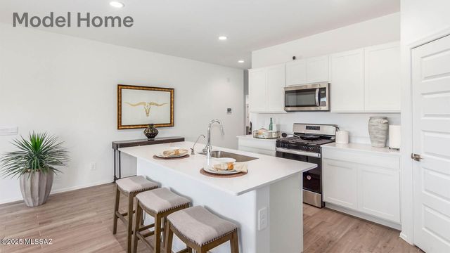 1063 S Chatfield Avenue, Vail, AZ 85641