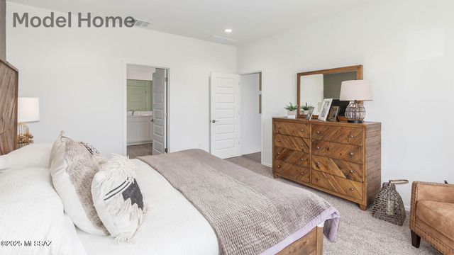 1063 S Chatfield Avenue, Vail, AZ 85641