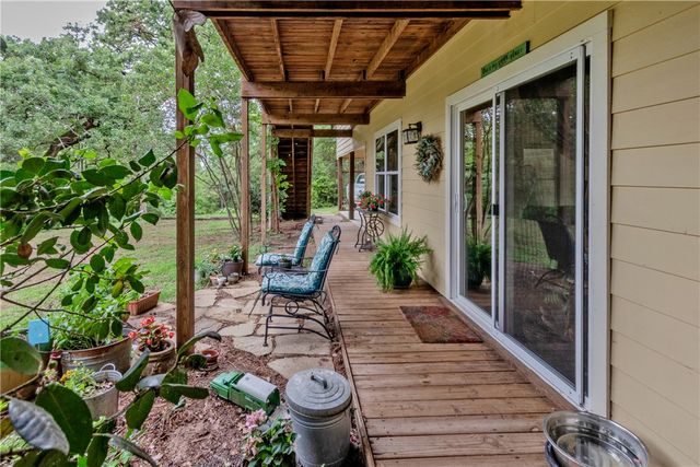 9997 Calhoun Road, Bryan, TX 77808