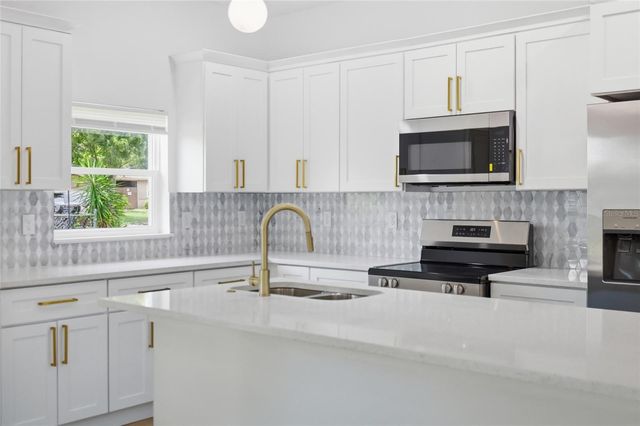 5201 ASHWOOD PLACE, Orlando, FL 32808