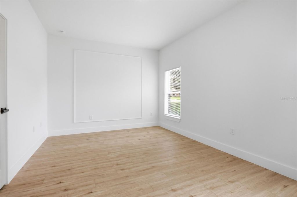 Image 16 of property listing at 5201 ASHWOOD PLACE, Orlando, FL 32808