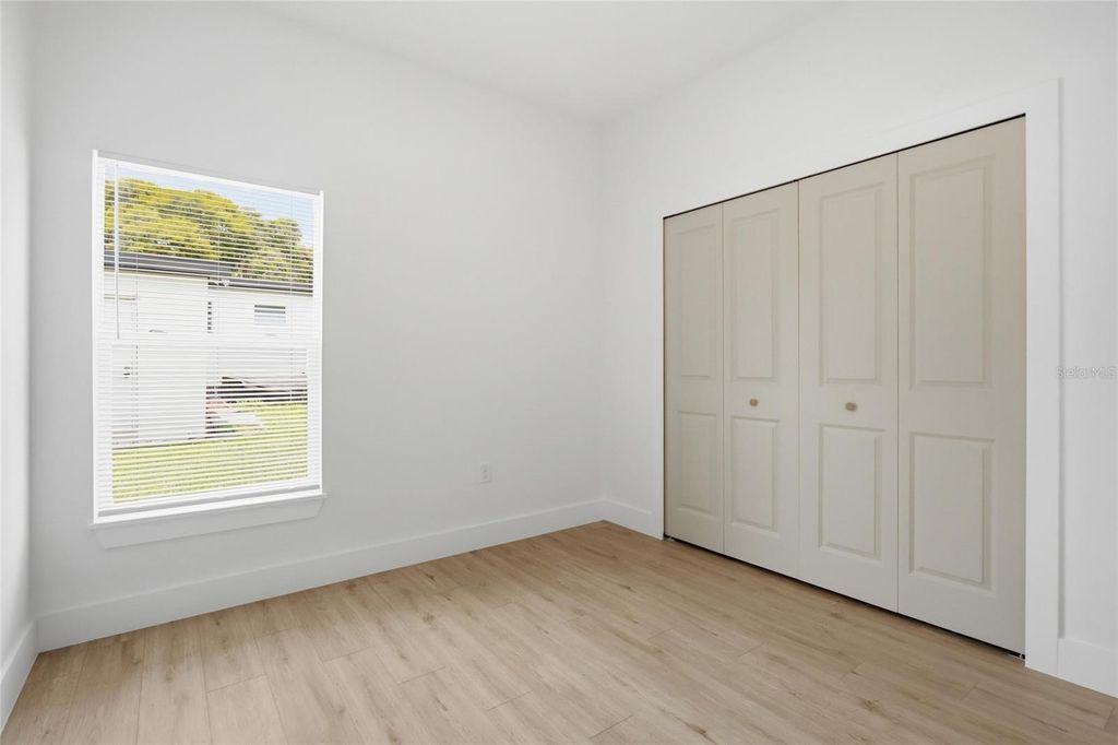 Image 20 of property listing at 5201 ASHWOOD PLACE, Orlando, FL 32808