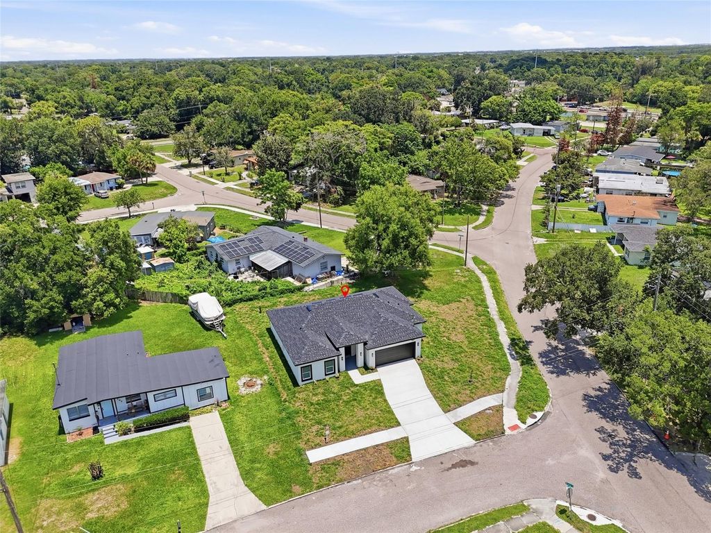 Image 31 of property listing at 5201 ASHWOOD PLACE, Orlando, FL 32808