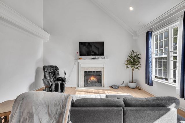 7453 Sawyer Brown Rd, Nashville, TN 37209