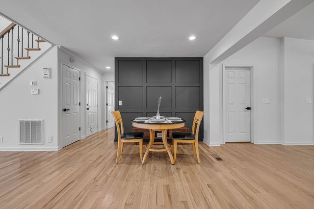 7453 Sawyer Brown Rd, Nashville, TN 37209