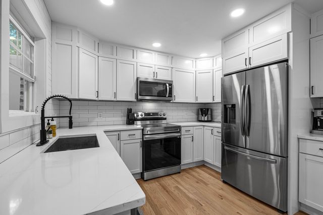 7453 Sawyer Brown Rd, Nashville, TN 37209