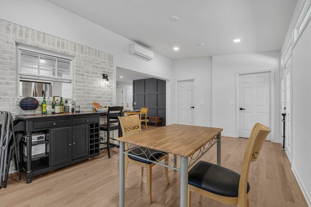 7453 Sawyer Brown Rd, Nashville, TN 37209