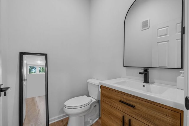 7453 Sawyer Brown Rd, Nashville, TN 37209