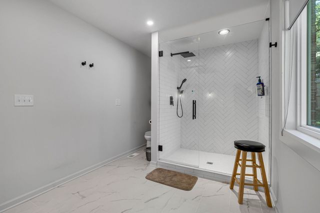 7453 Sawyer Brown Rd, Nashville, TN 37209