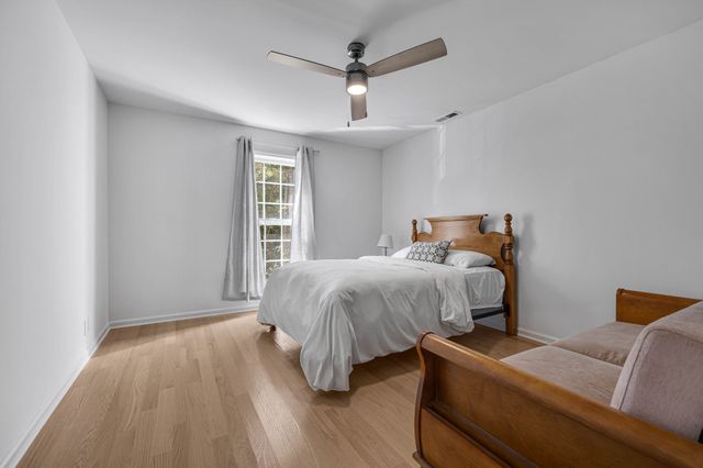 7453 Sawyer Brown Rd, Nashville, TN 37209