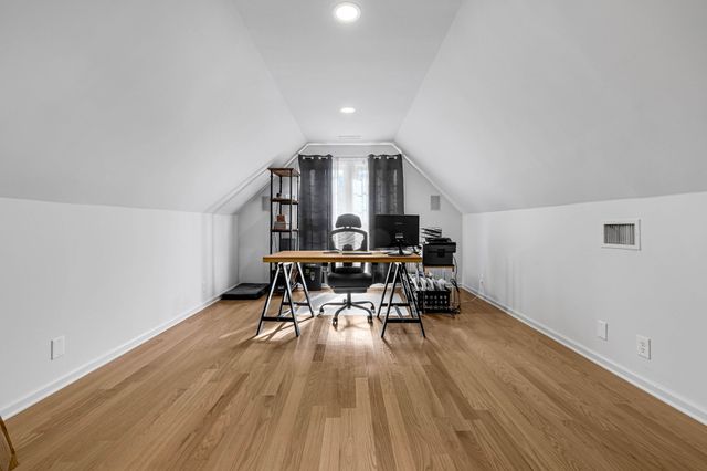 7453 Sawyer Brown Rd, Nashville, TN 37209