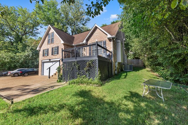 7453 Sawyer Brown Rd, Nashville, TN 37209
