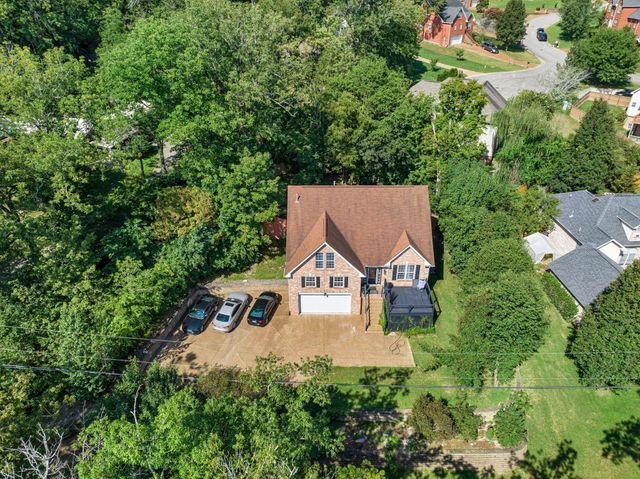 7453 Sawyer Brown Rd, Nashville, TN 37209