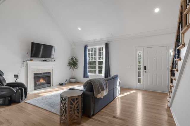 7453 Sawyer Brown Rd, Nashville, TN 37209