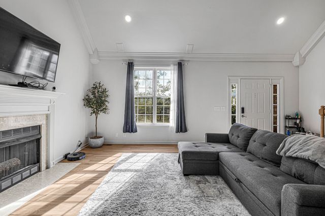 7453 Sawyer Brown Rd, Nashville, TN 37209