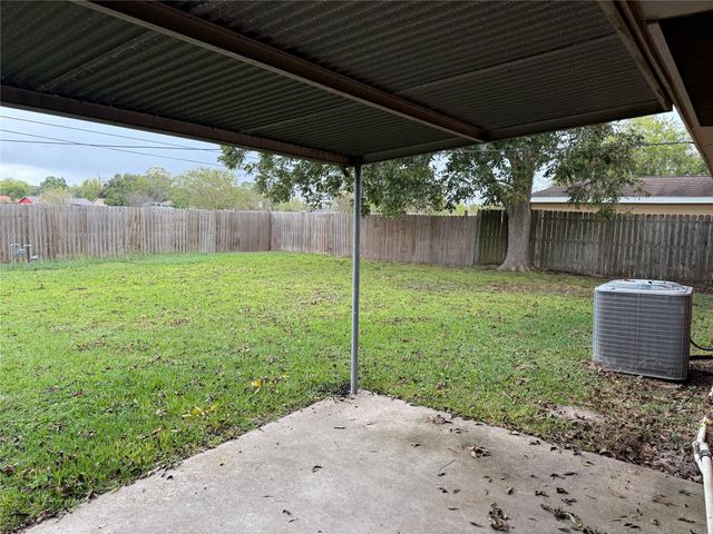 216 Schilling Street, Baytown, TX 77520