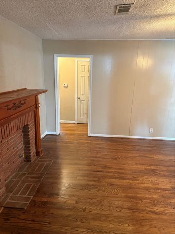 216 Schilling Street, Baytown, TX 77520