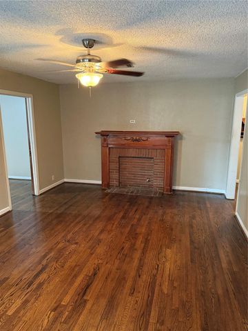 216 Schilling Street, Baytown, TX 77520