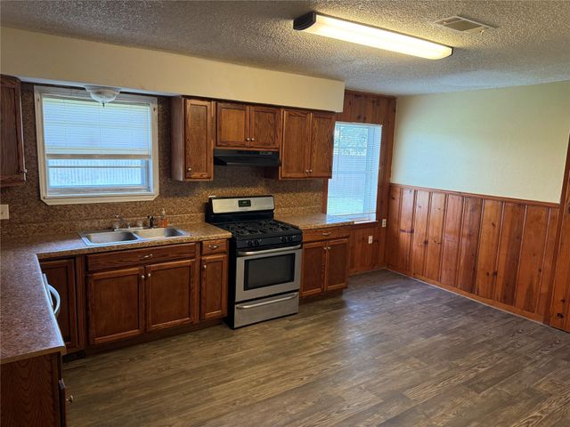 216 Schilling Street, Baytown, TX 77520
