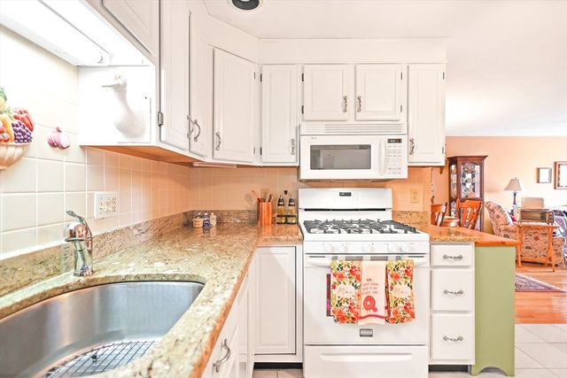 45 Christopher Drive 314, Methuen, MA 01844