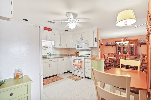 45 Christopher Drive 314, Methuen, MA 01844