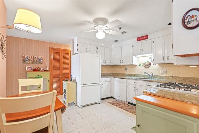 45 Christopher Drive 314, Methuen, MA 01844